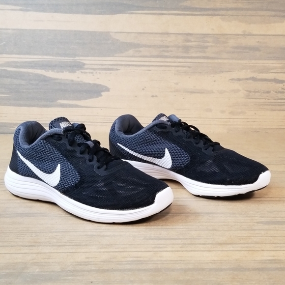 ***SOLD***Nike Revolution 3 Mens Running Sneakers - Picture 2 of 8